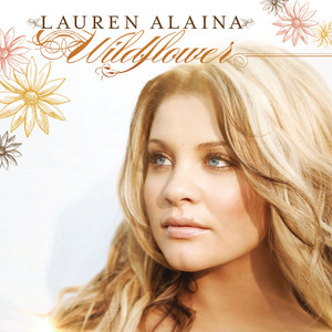 Lauren Alaina Kicks Off 2026 with “Raining Whiskey” and a Massive Summer Lineup